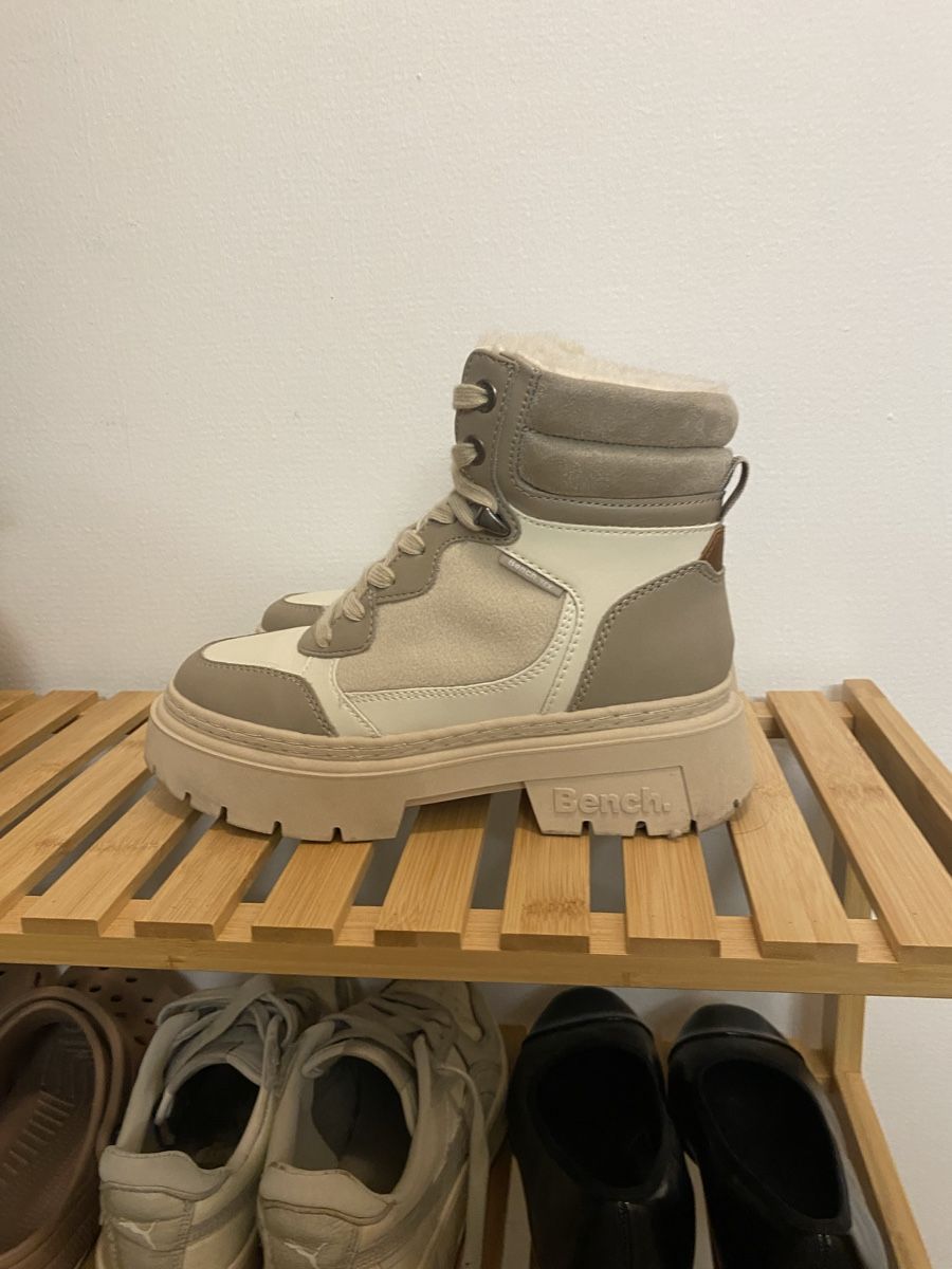 Bench Scarpe da donna: Bench Winterstiefel Damen, Beige, Grösse 37 – Nuovo (secondo la descrizione) da Thun venduto da glazed.donut 2