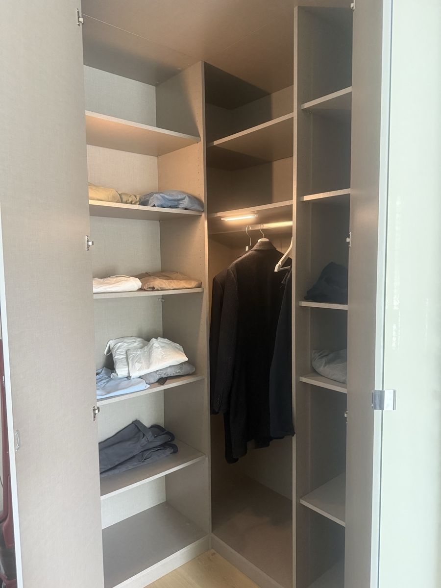 Guardaroba: Garderobe gratis – Usato da Wettswil am Albis venduto da cas_8z68 3