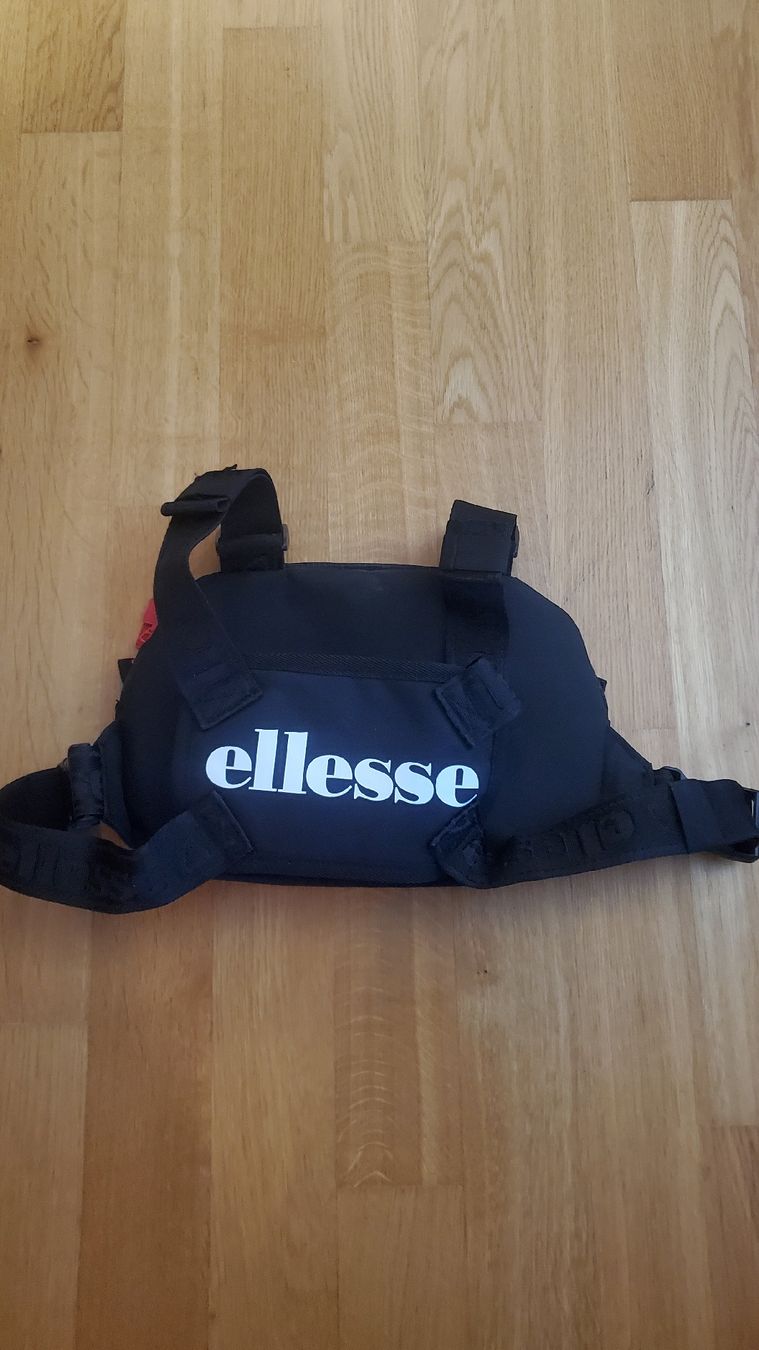 Ellesse Borse: Chest Bag Ellesse Schwarz Ungetragen – Nuovo (secondo la descrizione) da Uster venduto da lof_2xmz 1