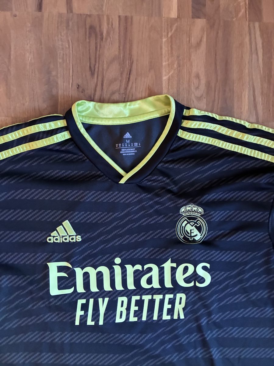 Real Madrid Leibchen & Hosen: Real Madrid Trikot  – Gebraucht aus Brugg AG von mar_7dq6 1