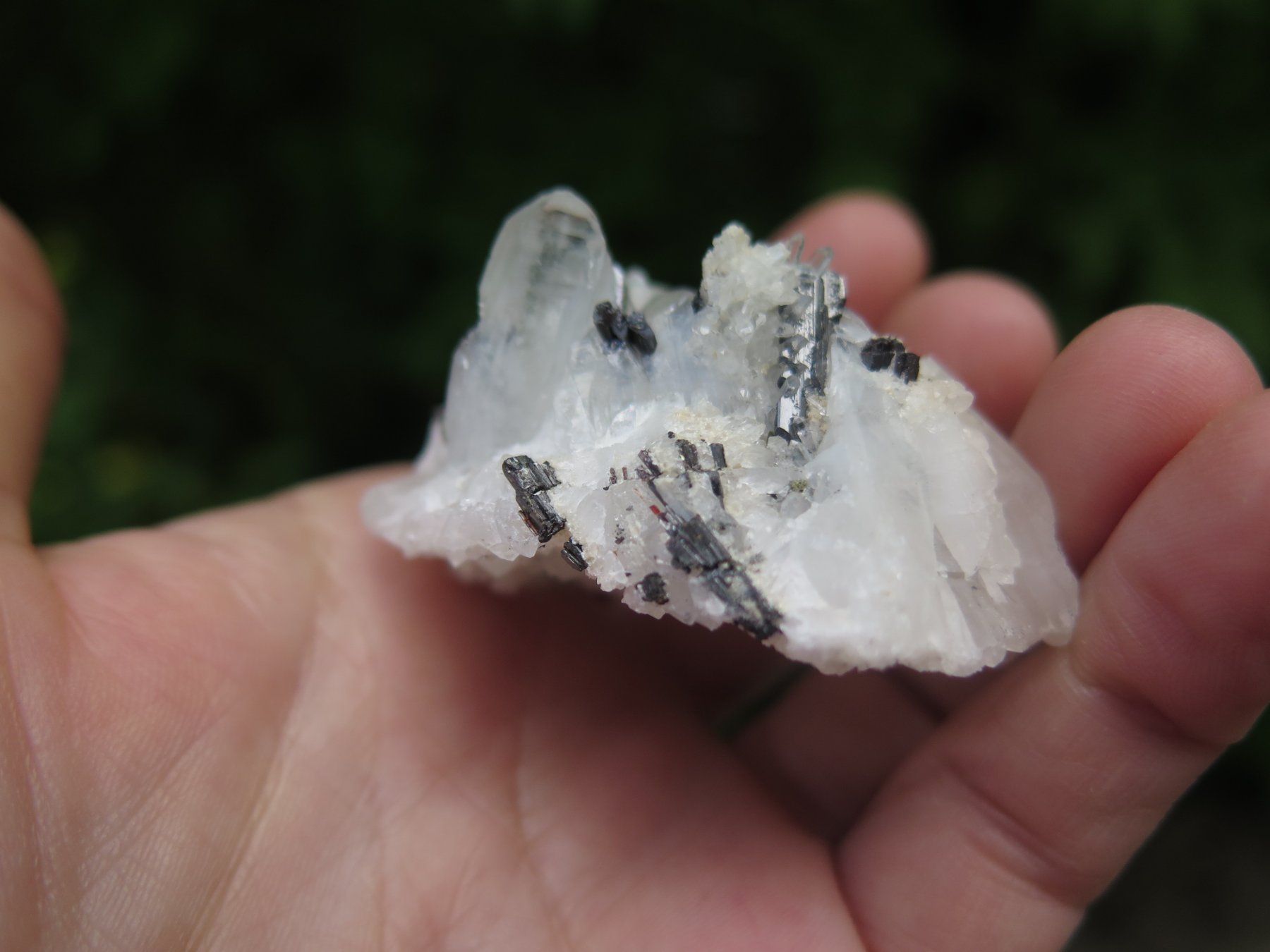 Mineralien & Heilsteine: Bergkristall mit Hübnerit – Gebraucht aus Schaffhausen von Yamakana51L8736OQ8 4