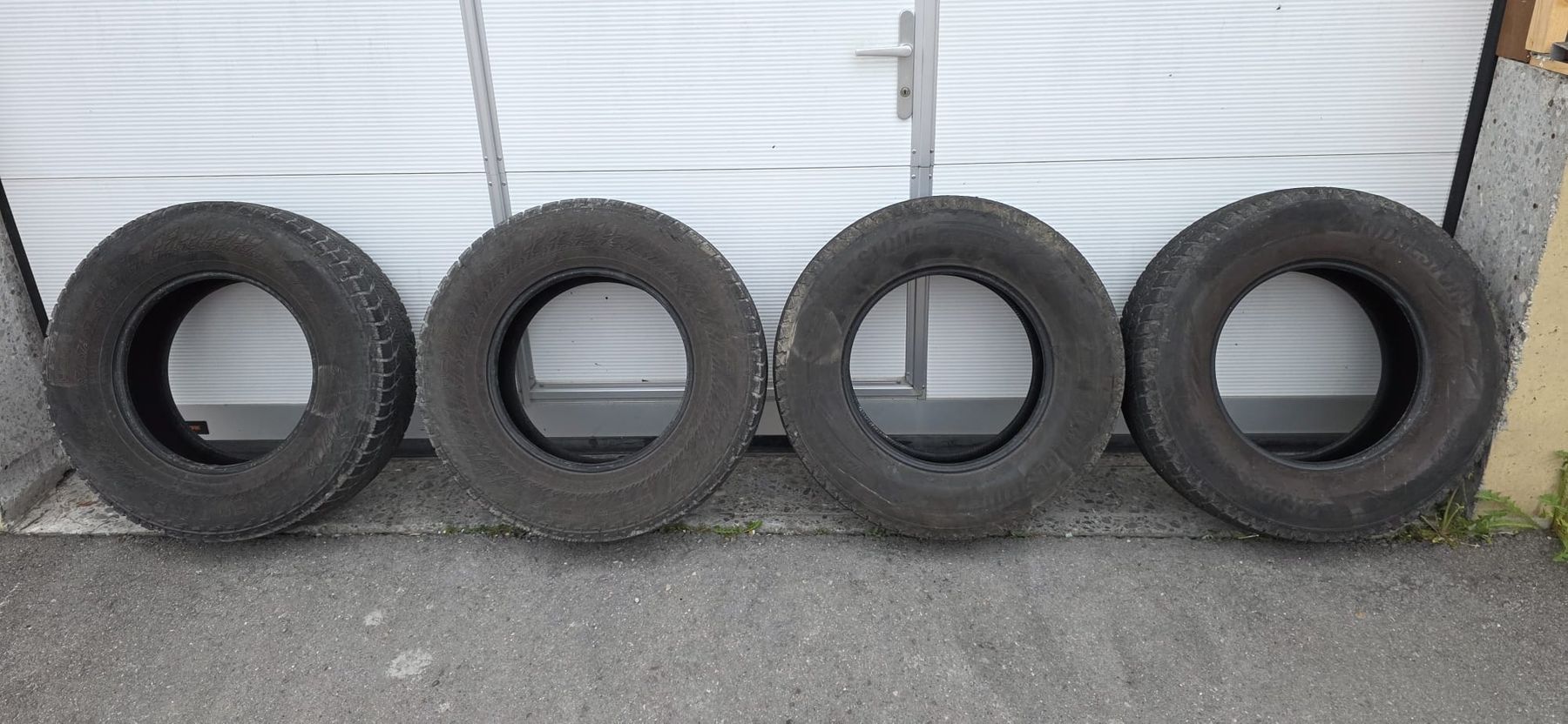Pneumatici & Ruote complete: pneu lt265/70R17 – Usato da Reichenburg venduto da AK_78 1