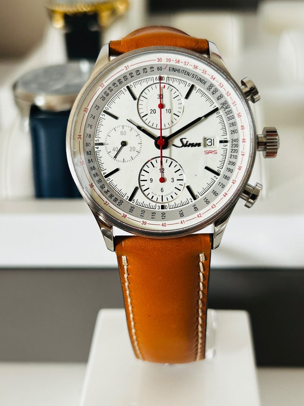 Sinn Orologi: SINN 910 SRS Flyback Column Whel Chronograph. New. – Nuovo e nell'imballaggio originale da Genève venduto da GLwatchsa 4