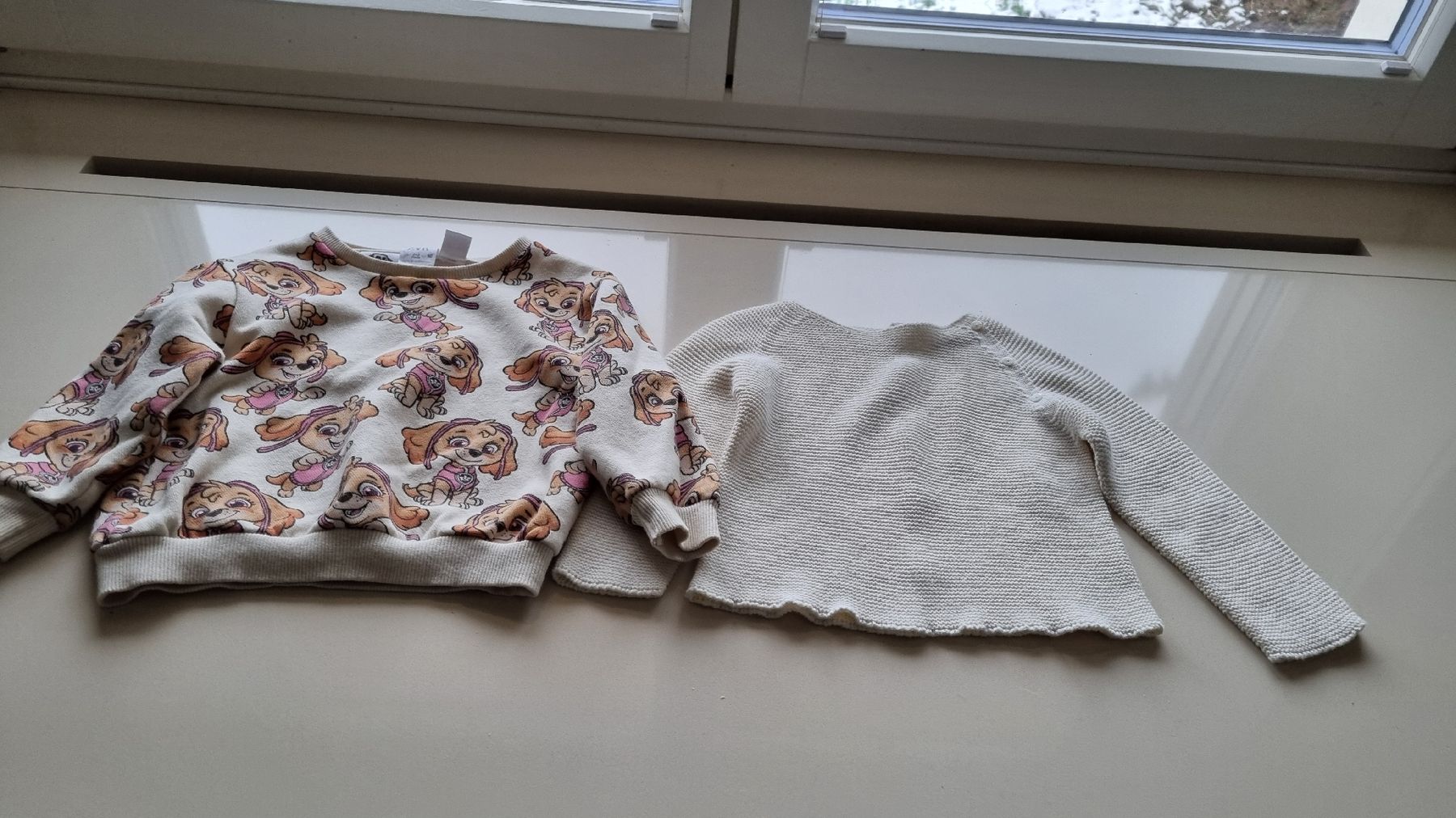 Maglioni & Felpe: 2 pull fille taille 86/98 – Usato da Ferpicloz venduto da Clicli014