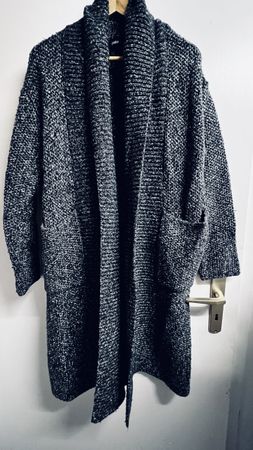 Stylischer Strickmantel / langer Cardigan von Zara, Grösse M