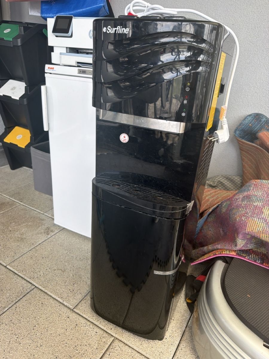 Réfrigérateurs: Wasserspender – D'occasion à Steinhausen par mel_wx25 2
