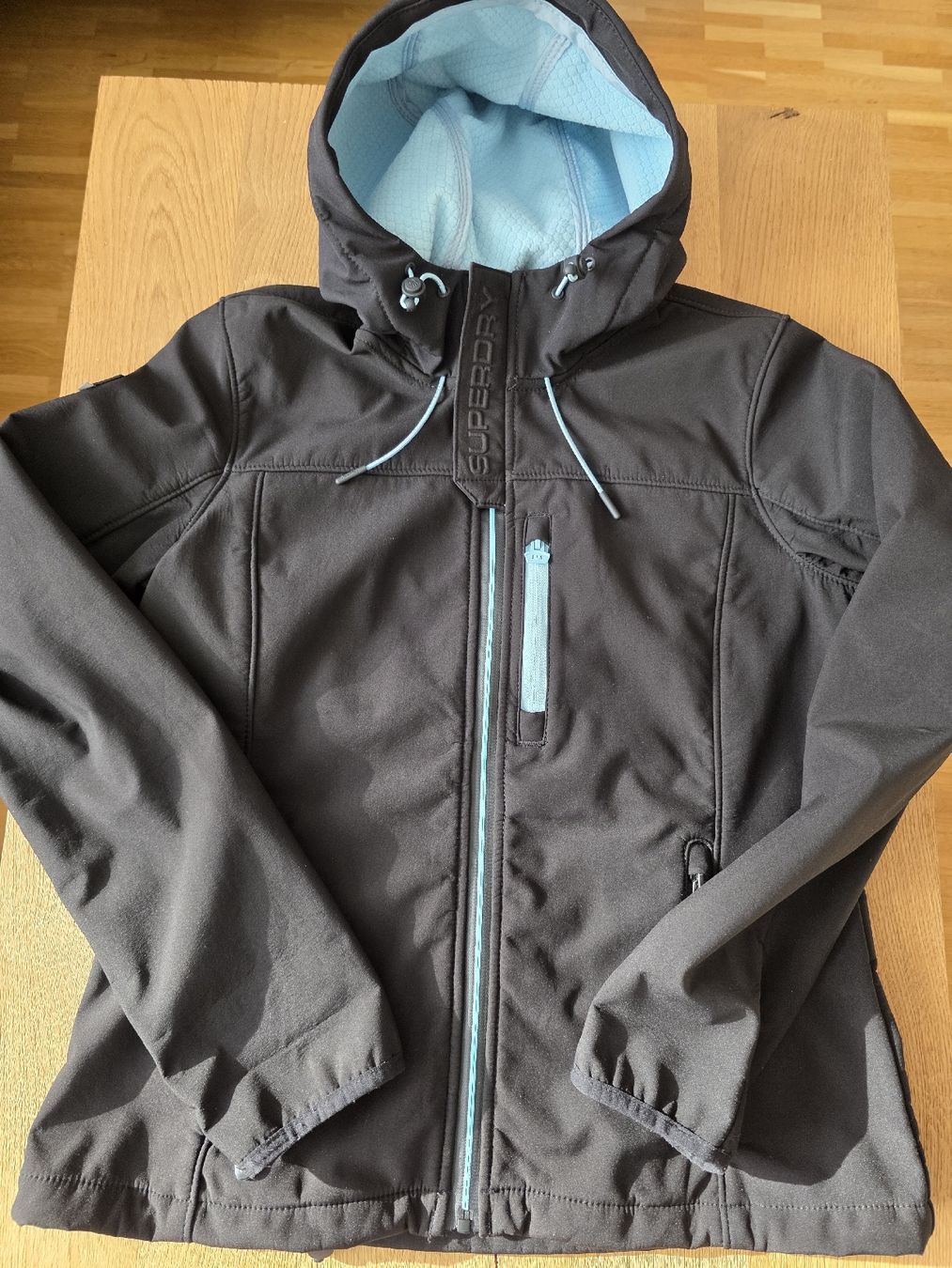 Superdry Giacche: Superdry Softshell Jacke,  Damen Gr. 40 – Usato da Adligenswil venduto da sasa_be