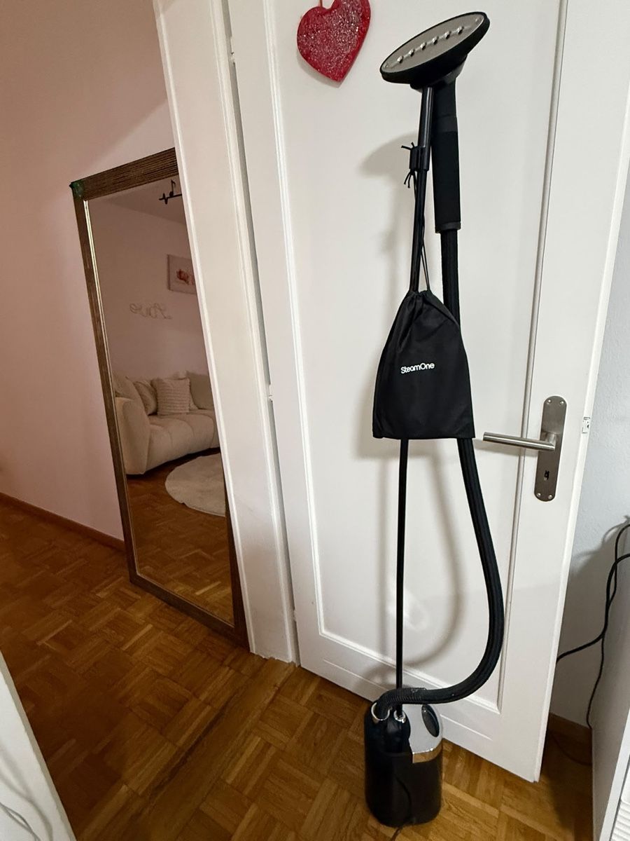 Bügeleisen: SteamOne Steamer Garment Care Black – Gebraucht aus Lausanne von musk-77 1