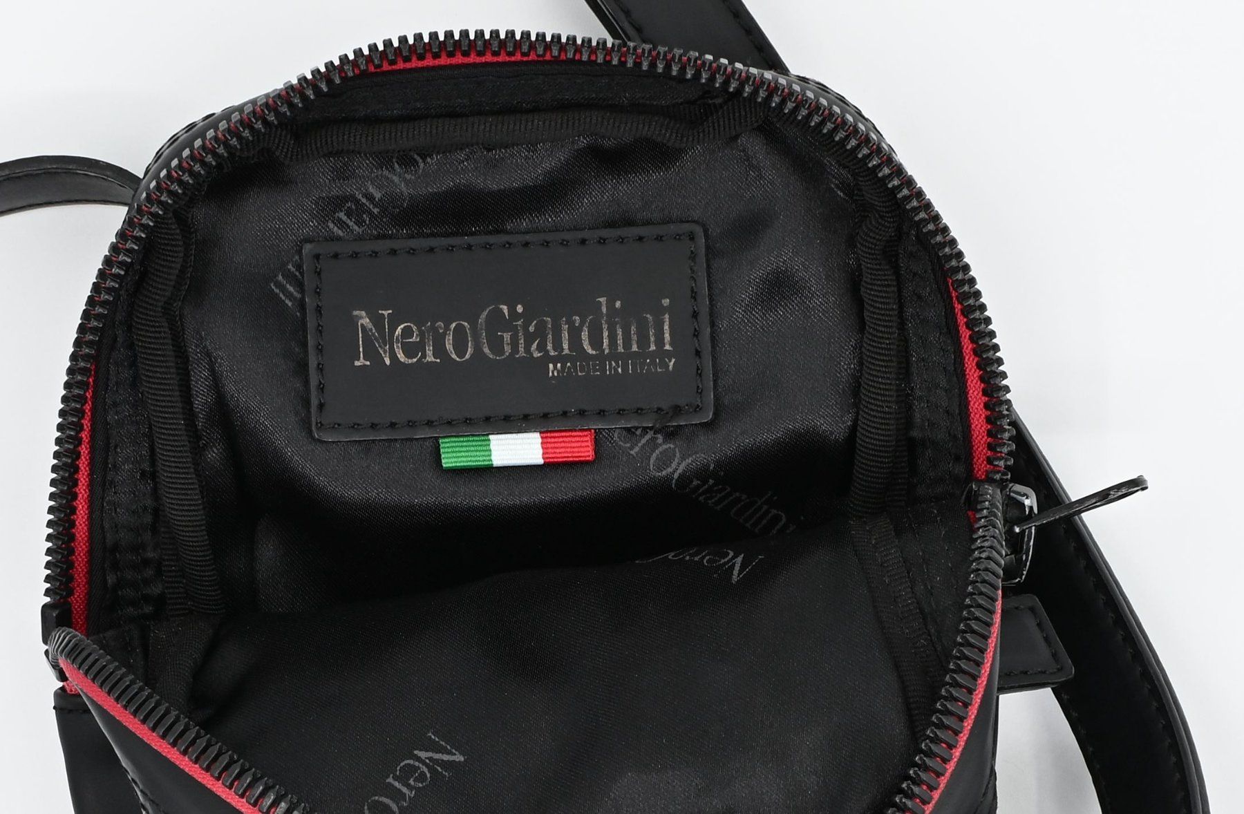 Nero Giardini Borse: Nero Giardini Herren Umhängetasche – Usato da Dürnten venduto da pema28 1