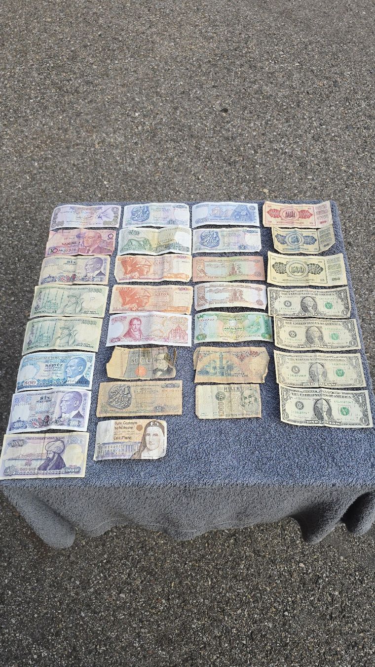 Banconote: 30 Banknoten versch. Länder – Usato da Oberaach venduto da Wicktrade