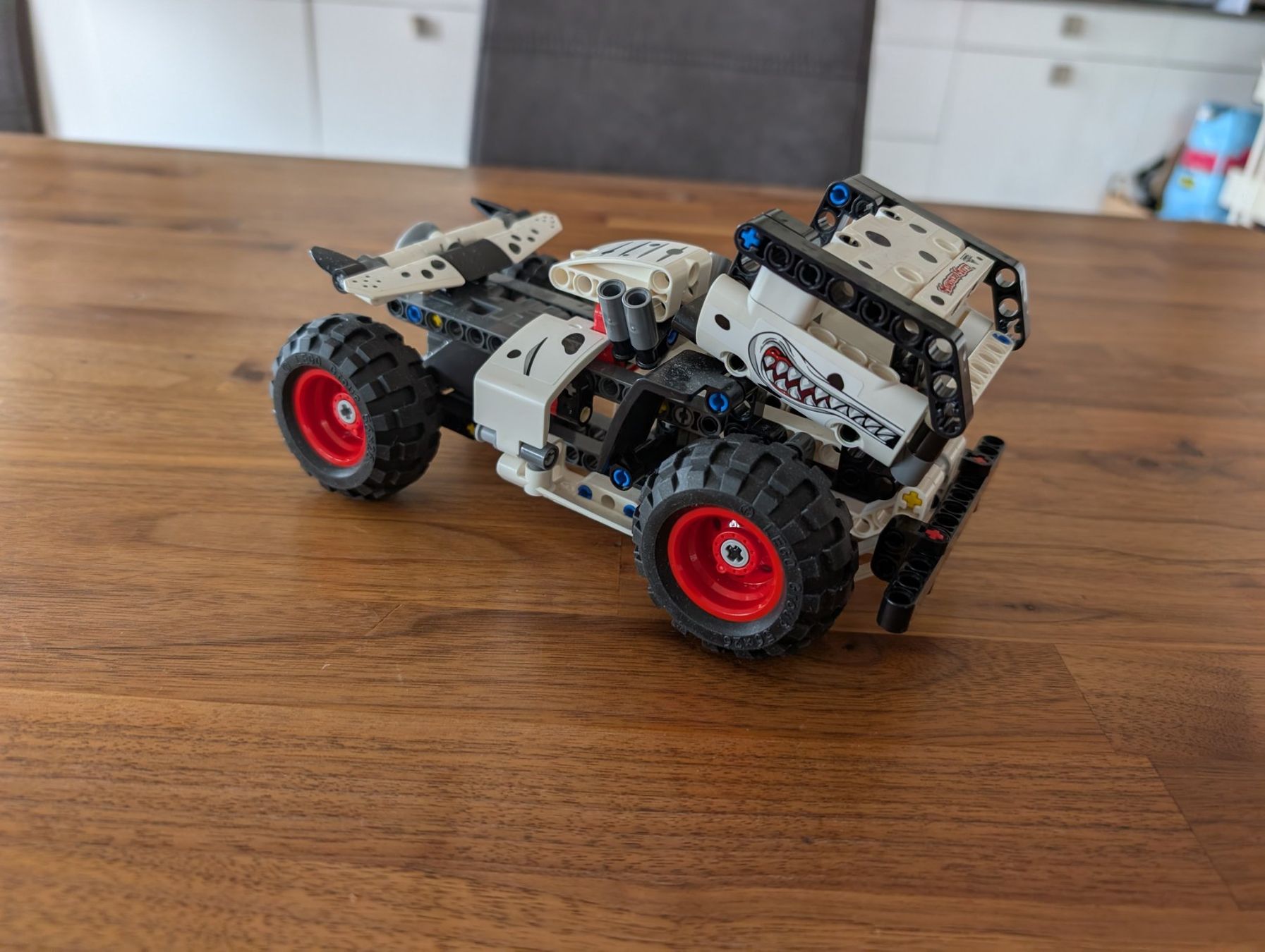 Lego Kit di costruzioni: Lego Technic Monster Jam Grave Digger 42150, komplett! – Usato da Sennwald venduto da Cataclisma 1