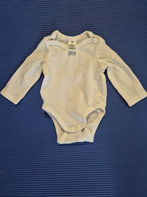 Hemden, Tops & T-Shirts: Body je 1 CHF  – Gebraucht aus Schaffhausen von NilanieS 2