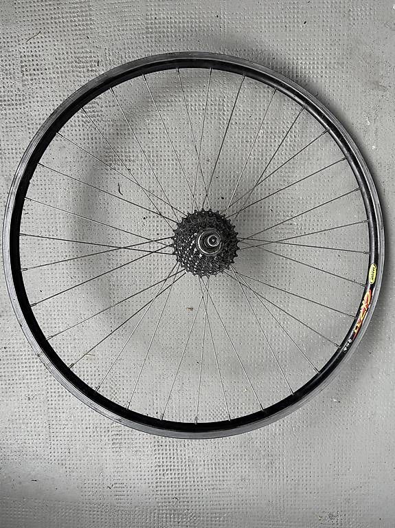 Mavic Pneus & Kompletträder: 28 Zoll Rennrad Hinterrad Mavic – Gebraucht aus Basel von amr_jwy5