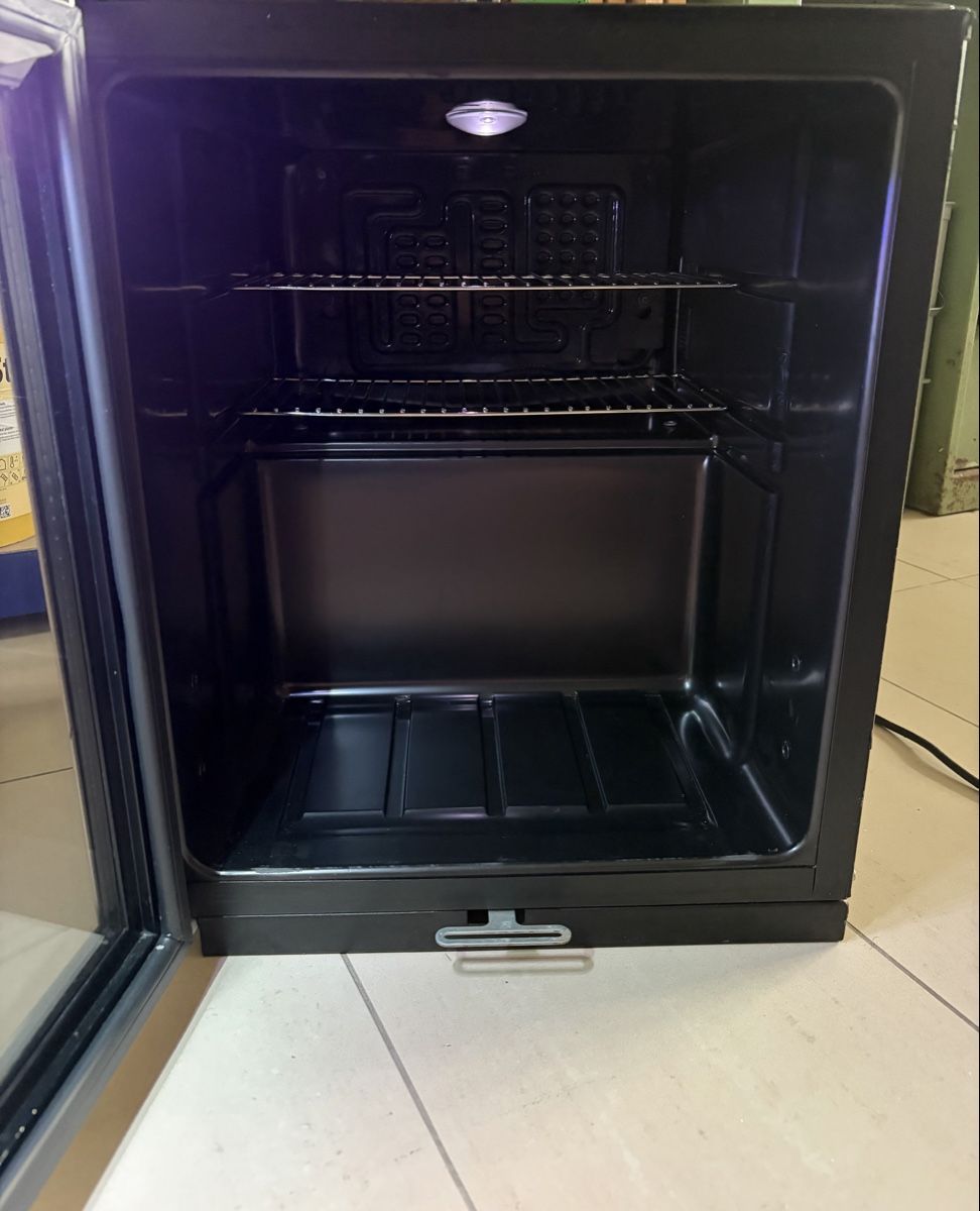 Kühlschrank: Getränke Kühlschrank/ Minibar  – Gebraucht aus Ebikon von lau_v6gb 1