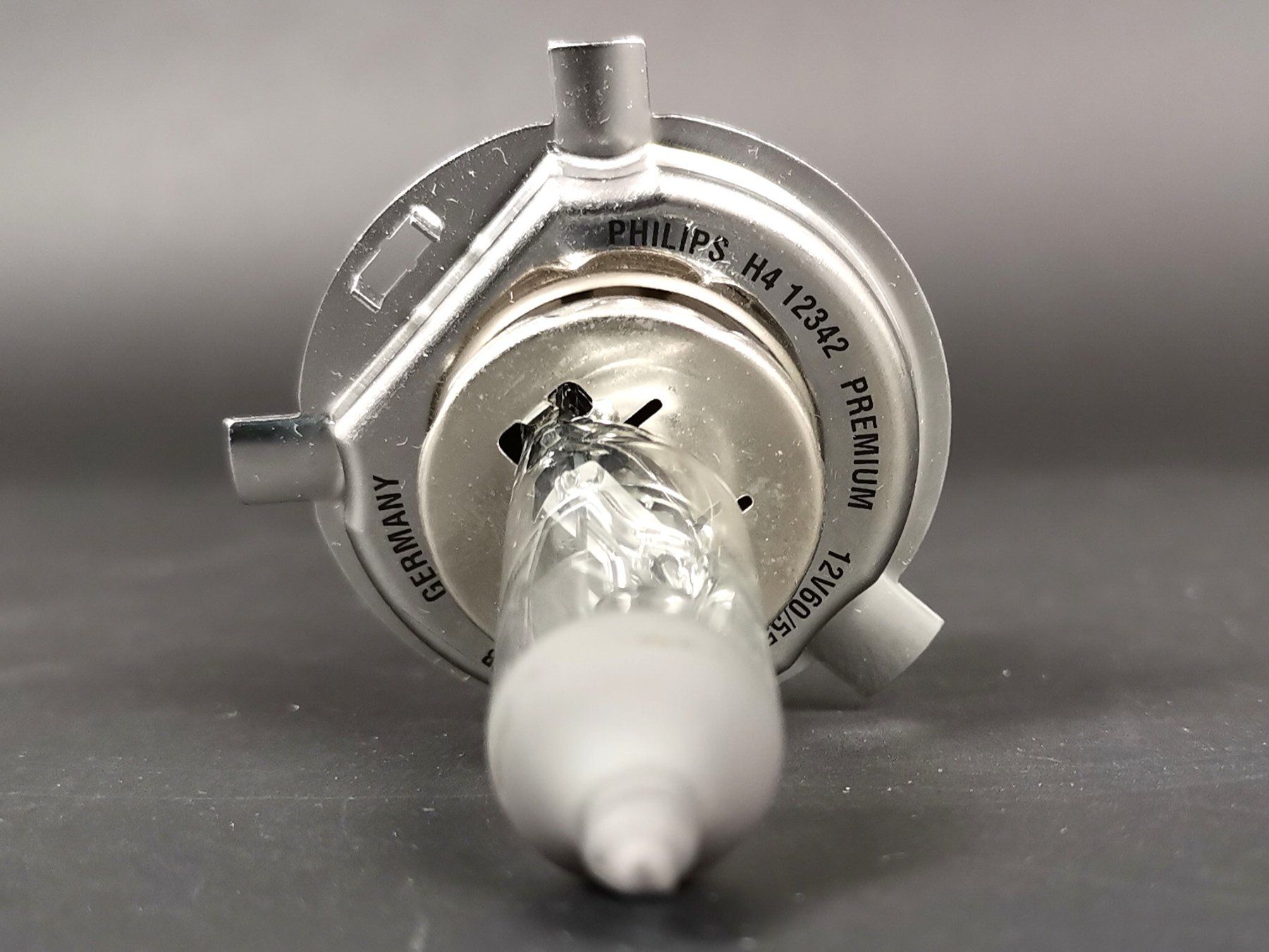 Philips Tutti pezzi di ricambio auto: PHILIPS Scheinwerflampe H4 Birne Premium – Usato da Schaffhausen venduto da Restwert_SH 6