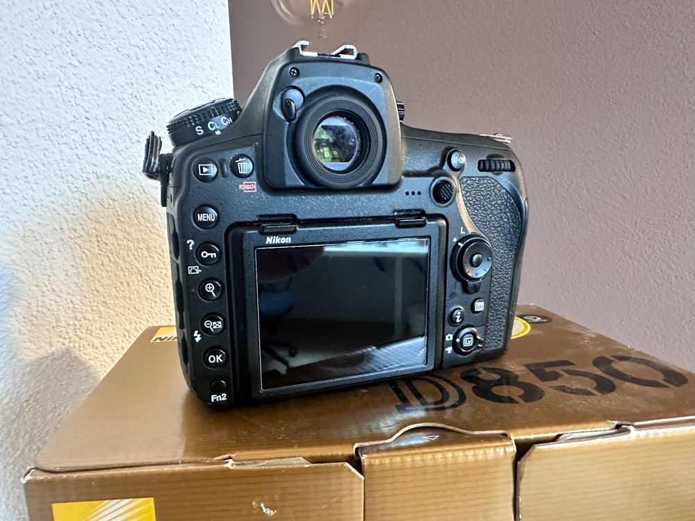 Nikon D850 Body und Zubehör | Kaufen auf Ricardo