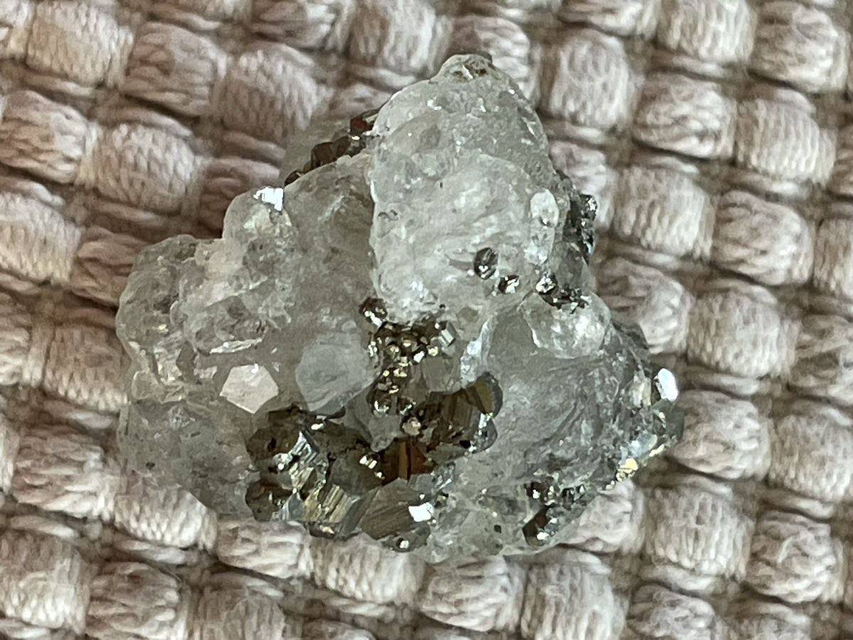 Minerali & Pietre curative: Pyrit mit Quarz – Usato da Rümlang venduto da resale35 3