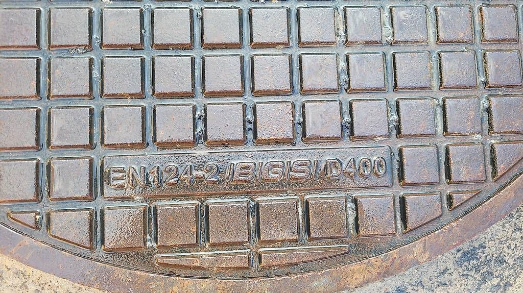 Piatti di portata: Gussschachtdeckel NIVO – Usato da Kerns venduto da avr75 1