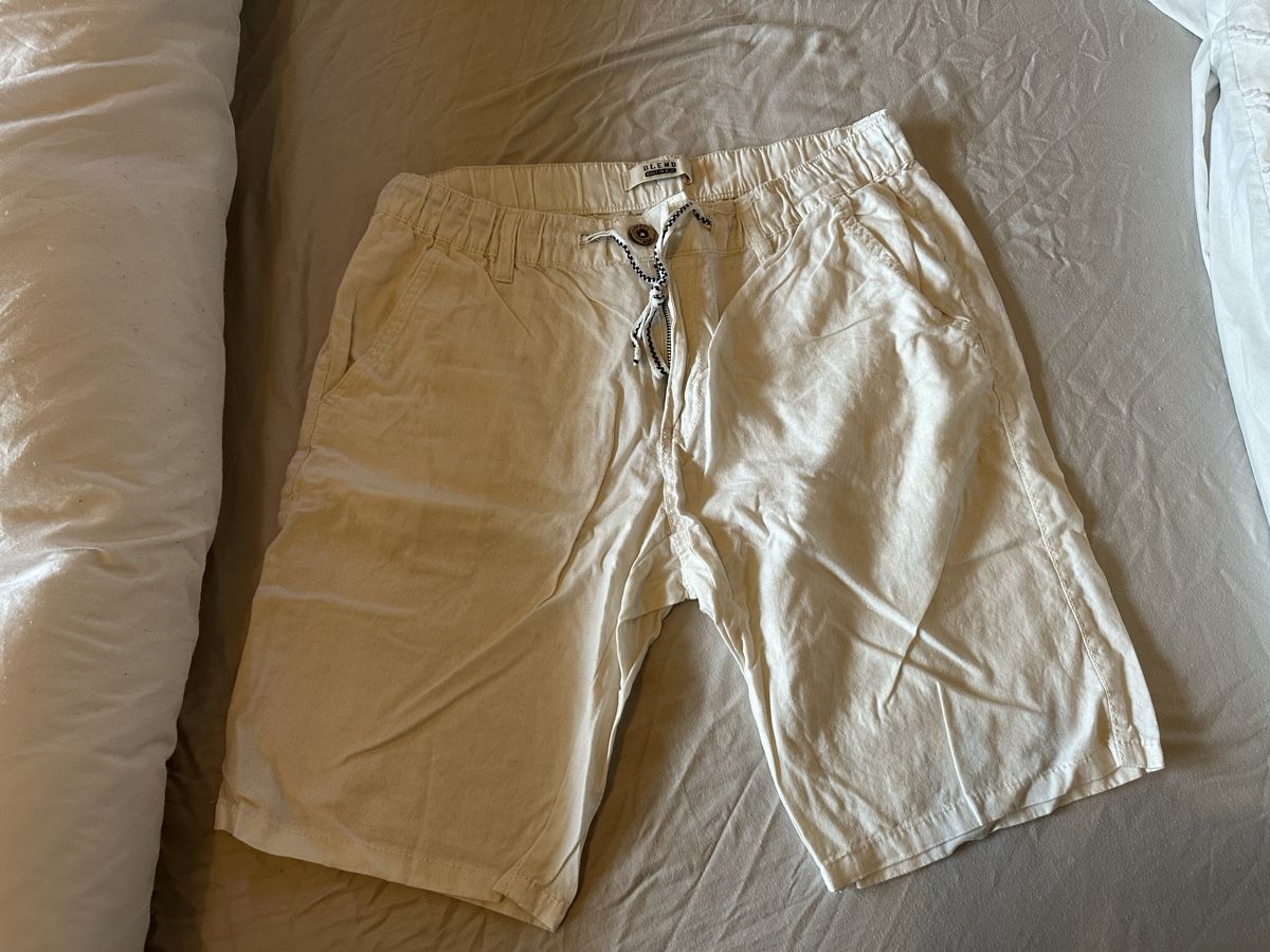 Pantaloni: Herren Shorts  -  Grösse M\L – Usato da Oberhofen Thun'see venduto da ClaudiaKelesh 1