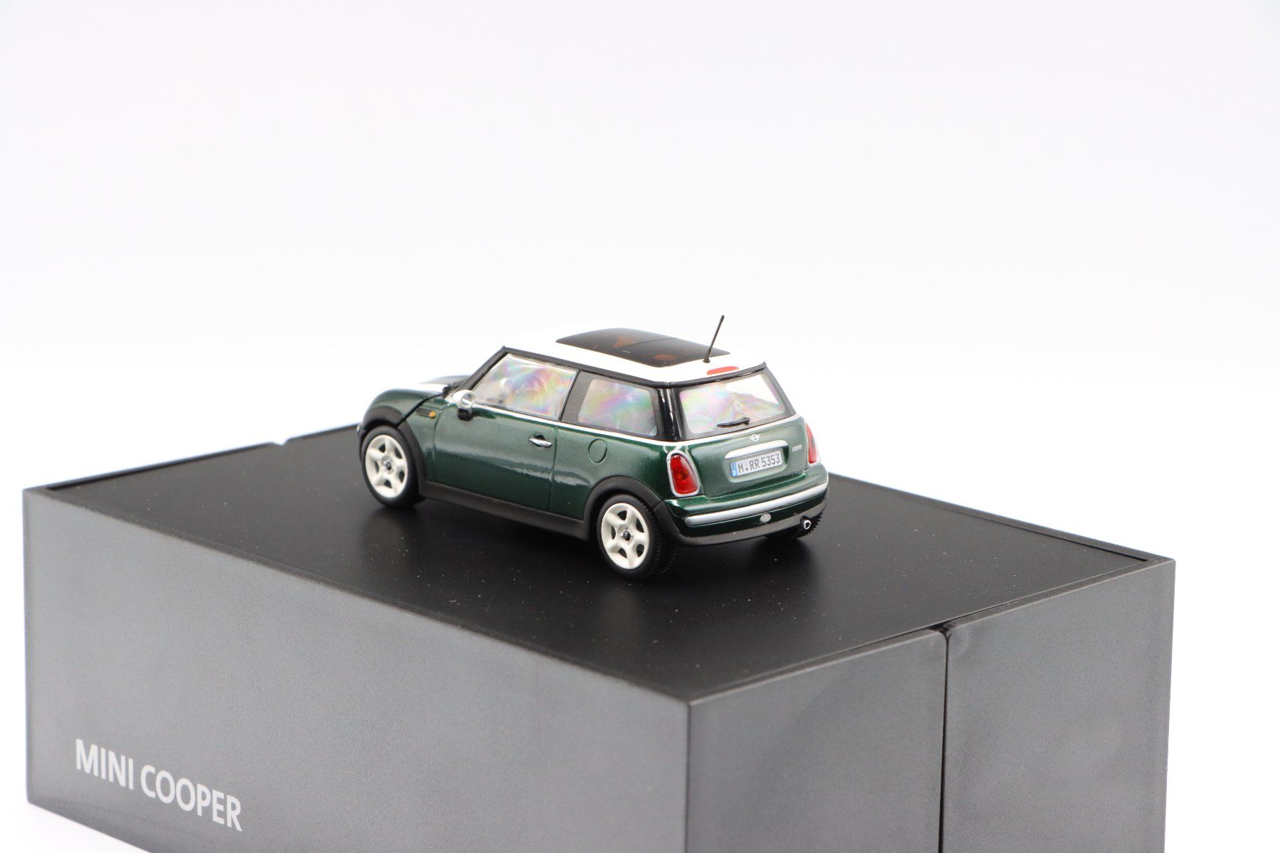 Modellini d'auto: Mini Cooper 2001 1:43 Minichamps – Nuovo e nell'imballaggio originale da Bühl b.Aarberg venduto da modelldiecast 5