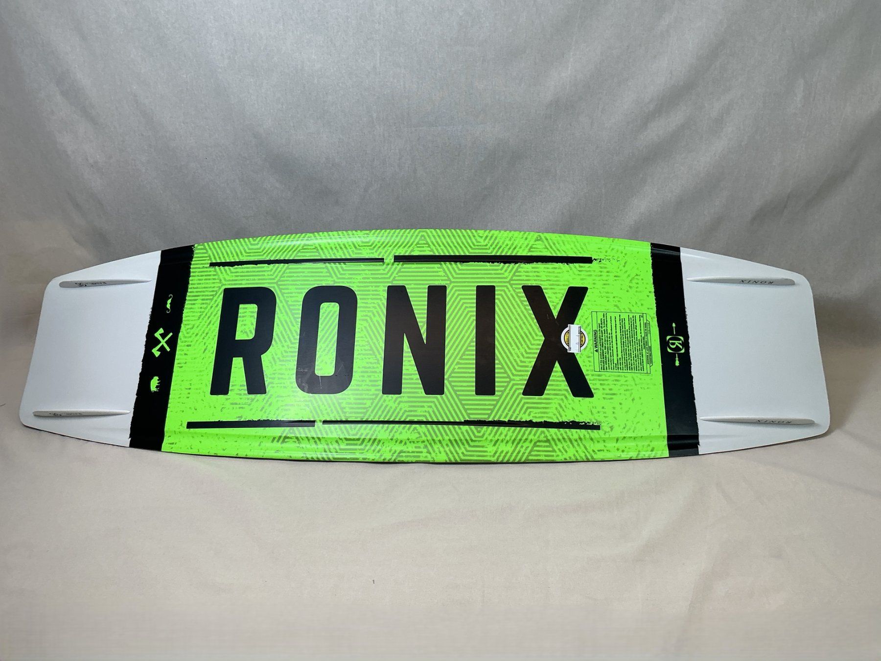 Ronix Surfboards & Schwimmbrette: RONIX Wakeboard the District 150 cm / Gr. 40 - 45.5 – Gebraucht aus Richterswil von Restwert_Richterswil 1
