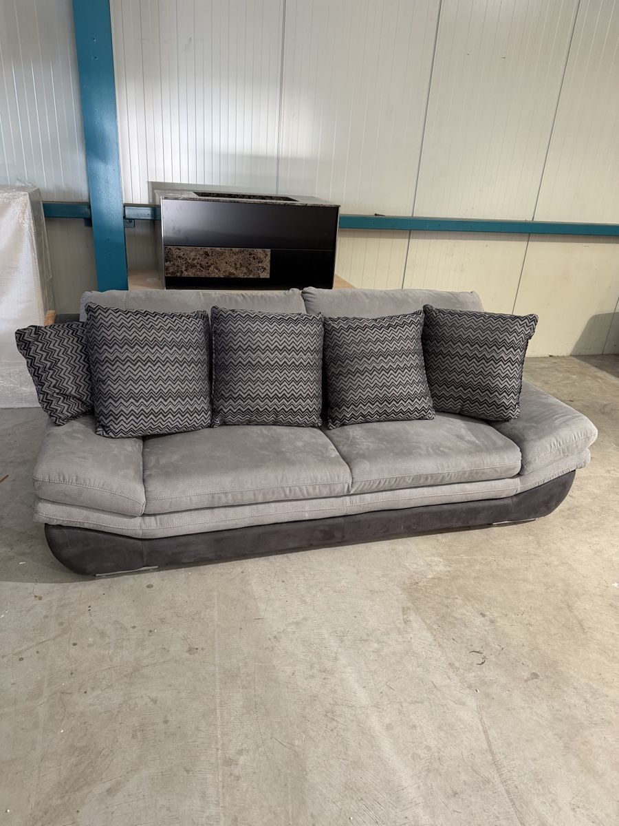 Sofas: Sofa – Neu (gemäss Beschreibung) aus Rüti ZH von Digen999 1