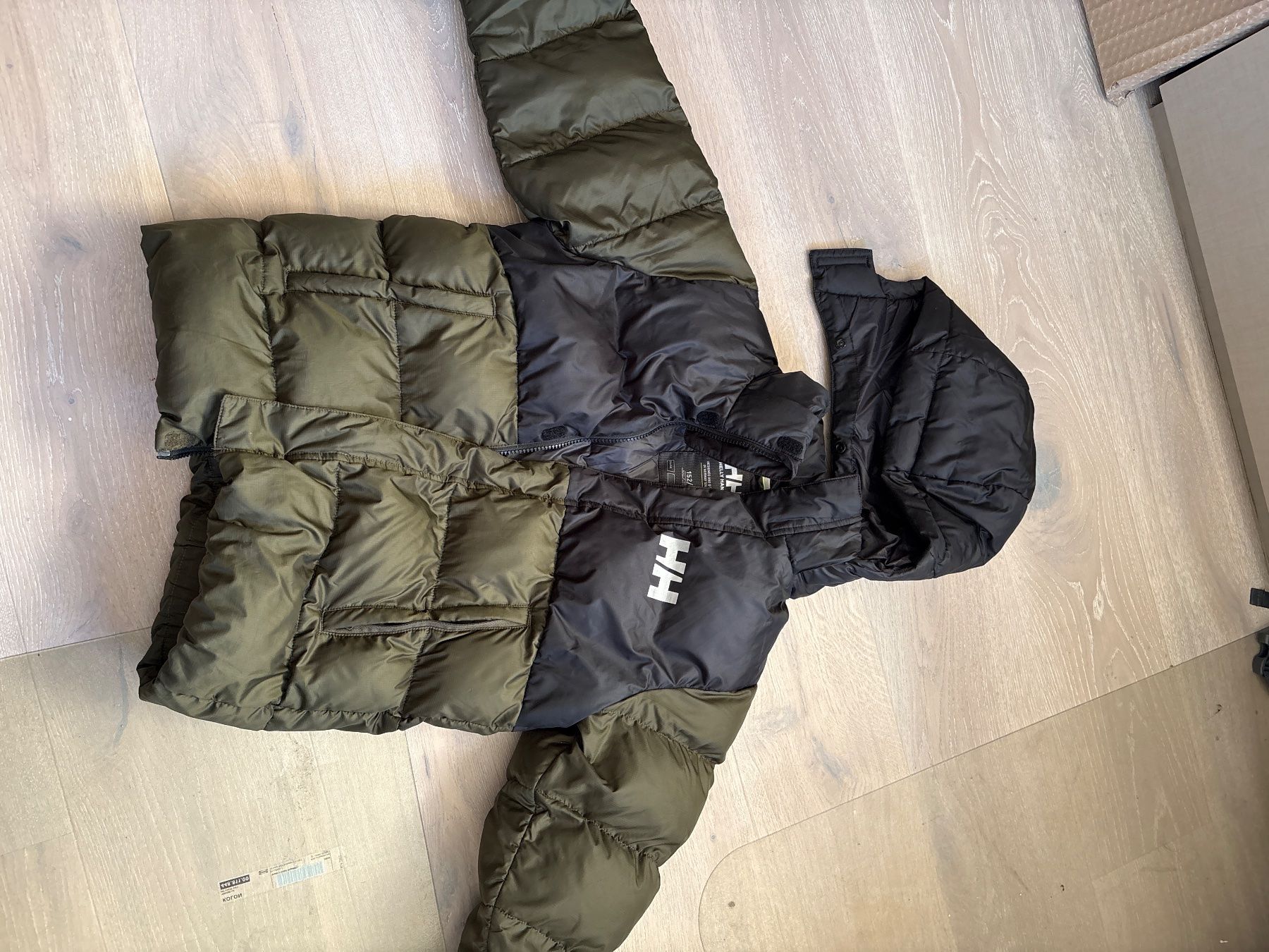 Jacken & Mäntel: Kinder Daunenjacke Helly Hansen Grösse 152/12 – Gebraucht aus Trélex von detscharnergigi
