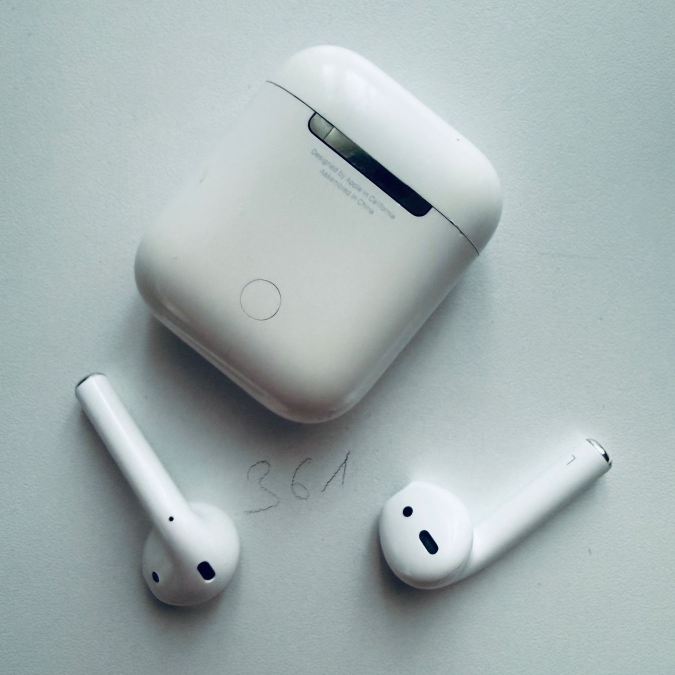 Apple Cuffie: Original Apple AirPods 2 Gen. Wireless Kopfhörer & Case – Usato da Basel venduto da MY.AIRPODS.SHOP 2