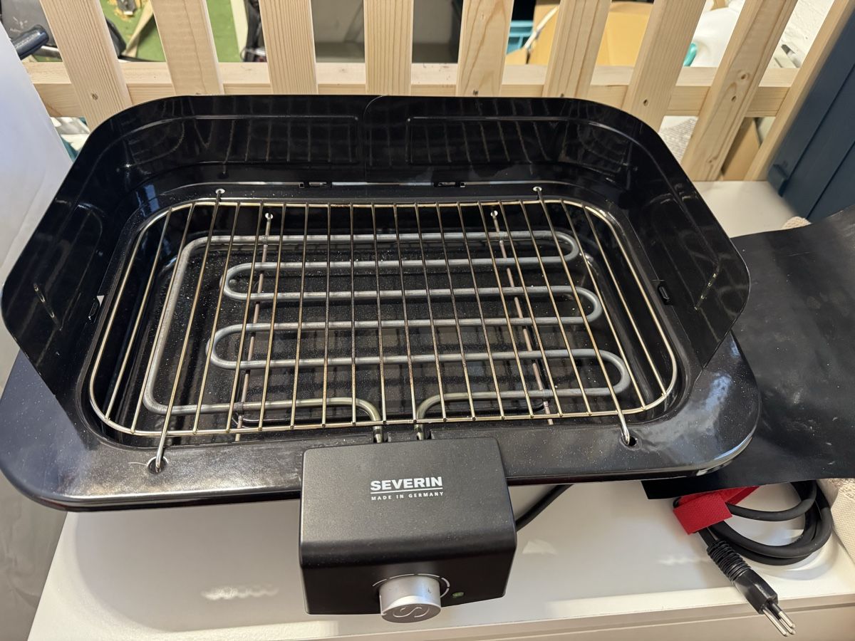 Grills: Severin Elektro-Tischgrill PG 8551 – Gebraucht aus Rotkreuz von Servette1