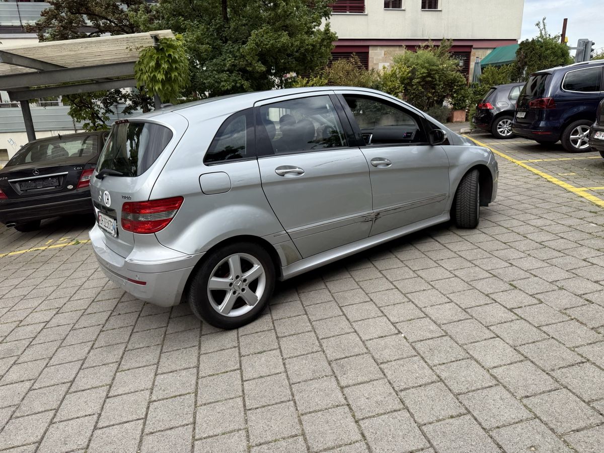 Mercedes-Benz Automobili: Mercedes B-Klasse Silber – Difettoso da Zürich venduto da chi_xhq5 4
