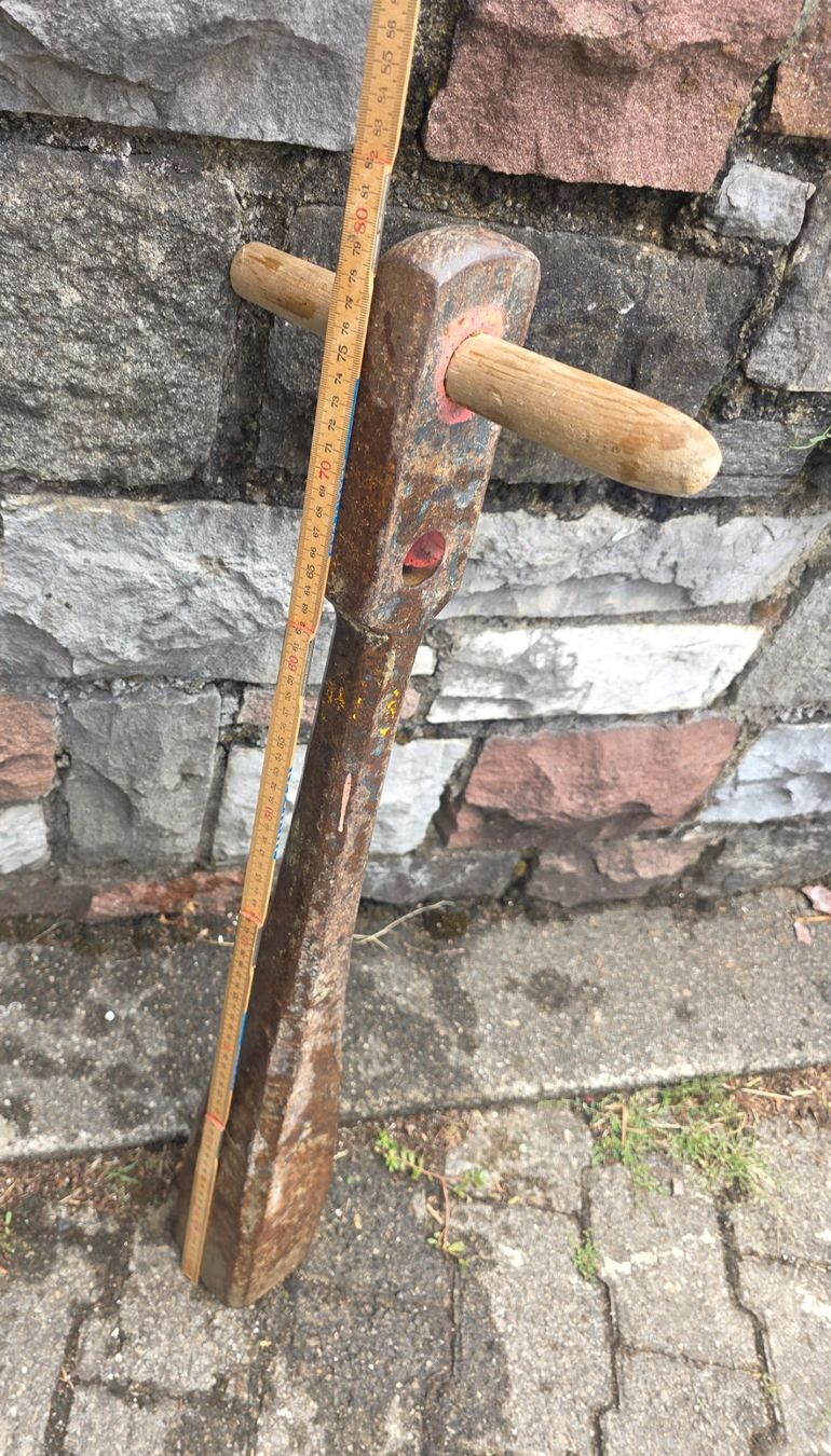 Tutti gli attrezzi: Altes Werkzeug / evtl. Graben - oder Betonstampfer – Usato da Obermumpf venduto da oiskypoisky 5