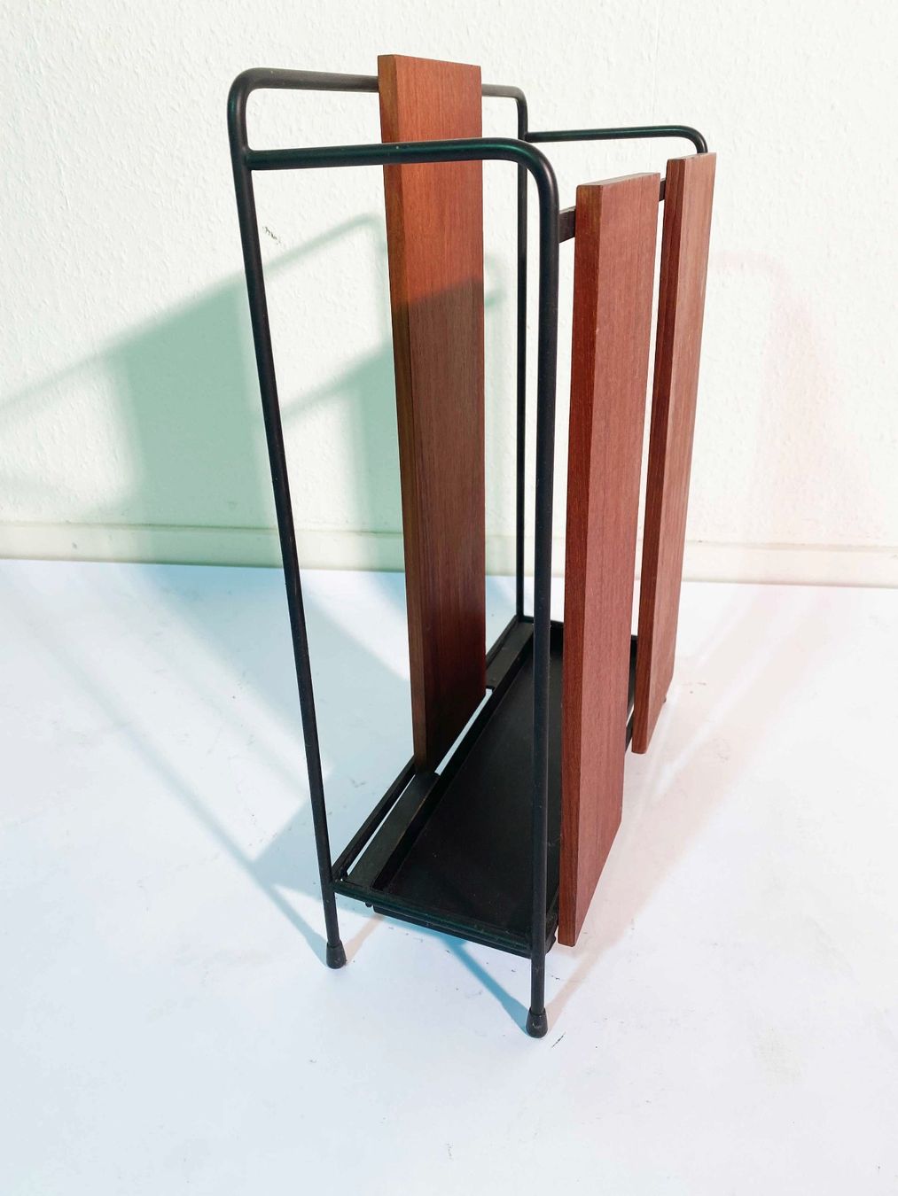 Altri mobili per ufficio: Teak Schirmständer Midcentury – Usato da Beringen venduto da Kultgut 3
