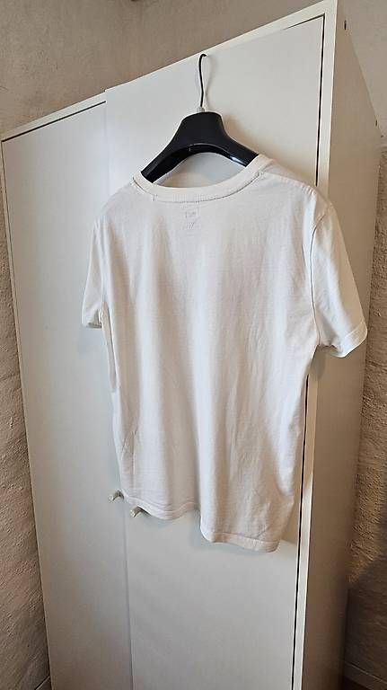 T-shirt: Levis t-shirt S – Usato da Basel venduto da kai_2d7g 1