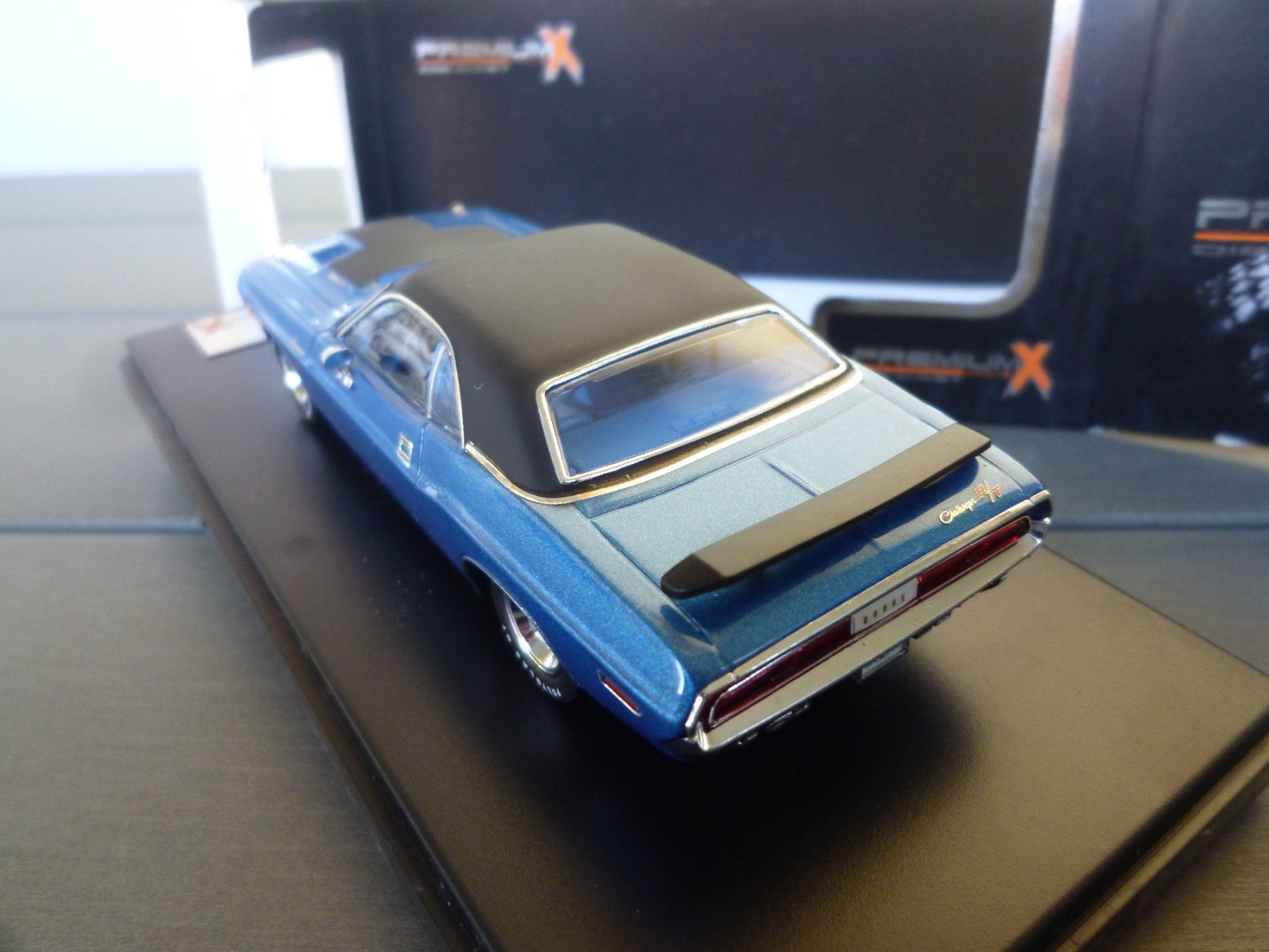 Modellini d'auto: Dodge Challenger R/T (1970) – Nuovo e nell'imballaggio originale da Flawil venduto da Imperiosud 3