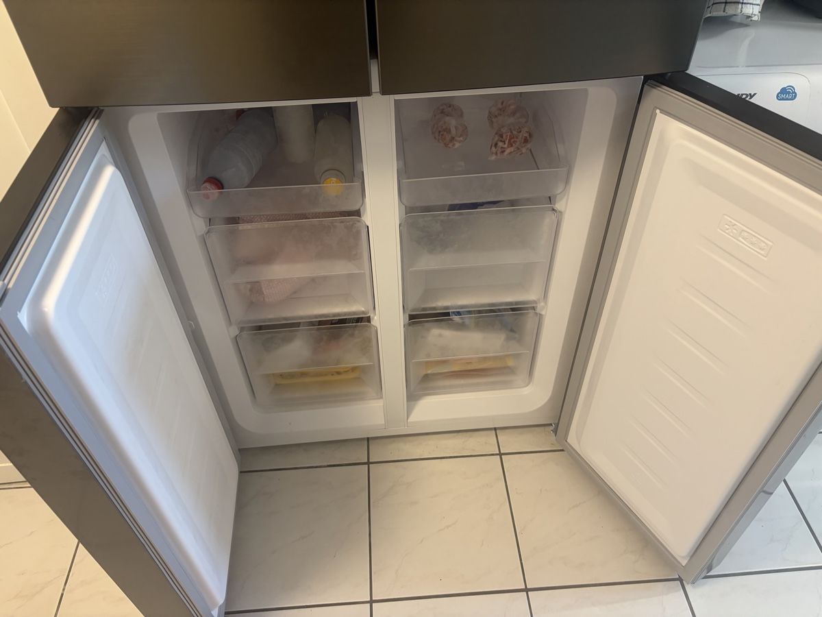 Frigoriferi & Refrigeratori: Kühl-Gefrierkombination Silber Zustand gut – Nuovo (secondo la descrizione) da Dietikon venduto da adr_pw26 4