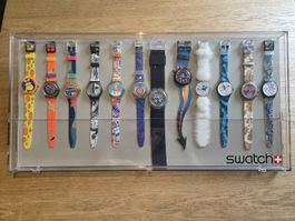 Swatch Uhren Set 12 Modelle in Vitrine