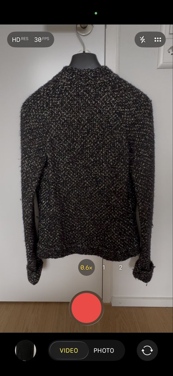 Chanel Giacche: Chanel jacket – Usato da St. Gallen venduto da ott_f827 9