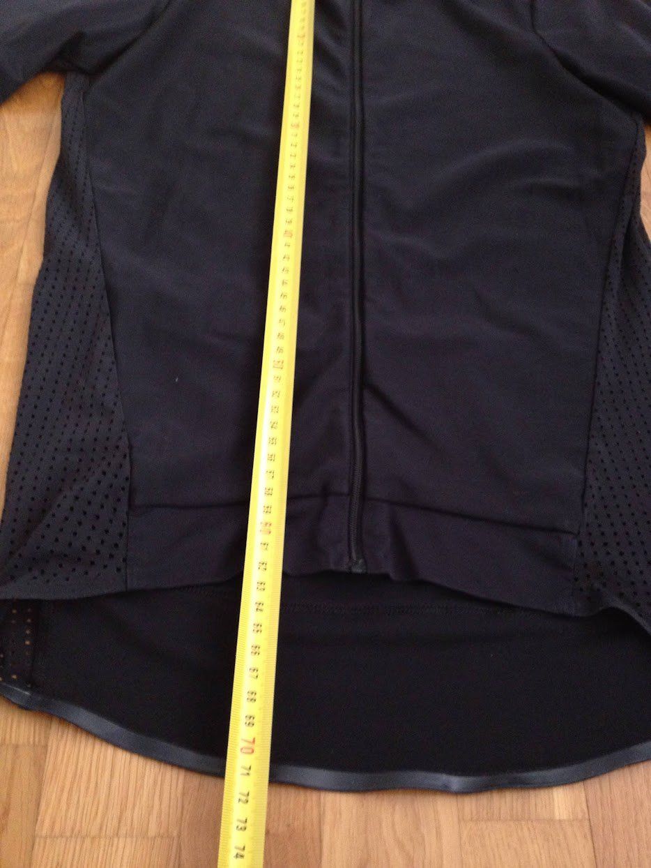 T-shirt: Sport Oberteil – Usato da Dübendorf venduto da Fip05 3