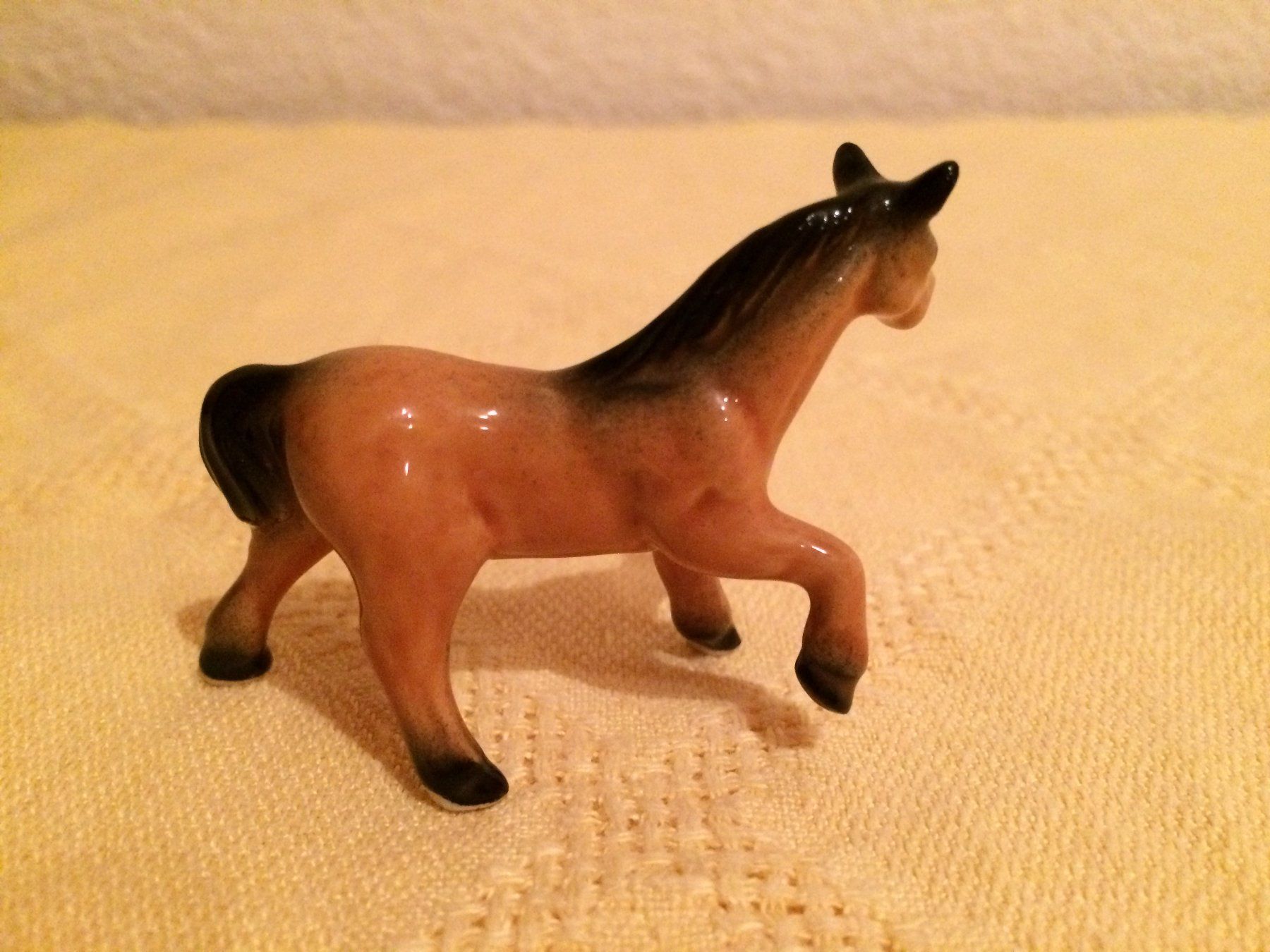 Figuren: Pferdefigur stehend, Grösse: 4 x 5 cm – Neu (gemäss Beschreibung) aus Buchs AG von ReaNaTsch 1