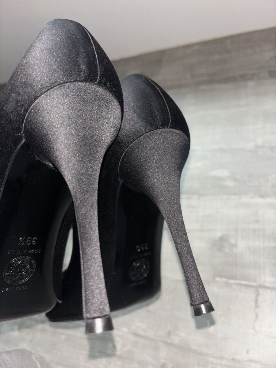 Versace Damenschuhe: Escarpins Versace Vintage – Gebraucht aus Carouge GE von lia_t7zd 3