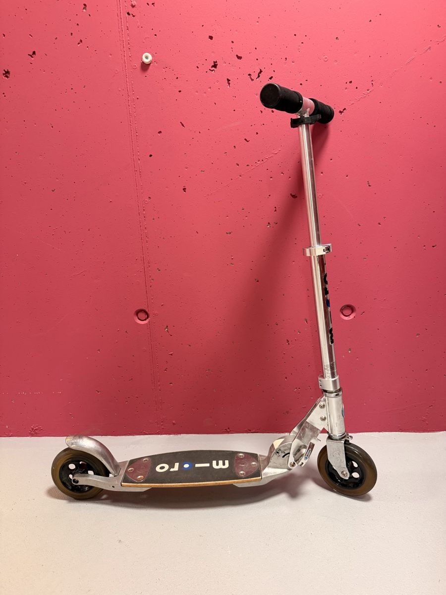 Micro Kickboard: Micro Scooter – Usato da Kloten venduto da silvaplana19