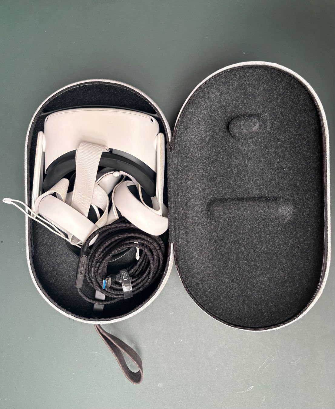 Meta Casque VR: Meta Quest 2 inkl. Case, Link-Kabel & Zubehör – D'occasion à Zürich par spiamlolneec 1