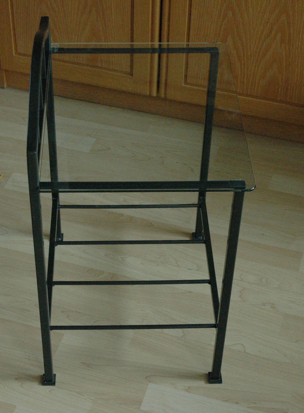 Tables: Beistelltisch Metall, Glas – D'occasion à Thun par Gitarre-1 2