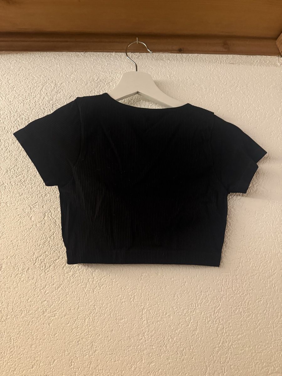 Tops: Crop Top Schwarz – D'occasion à Bolligen par lee_orange 1