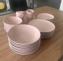 IKEA Geschirr-Set in Rosa 
