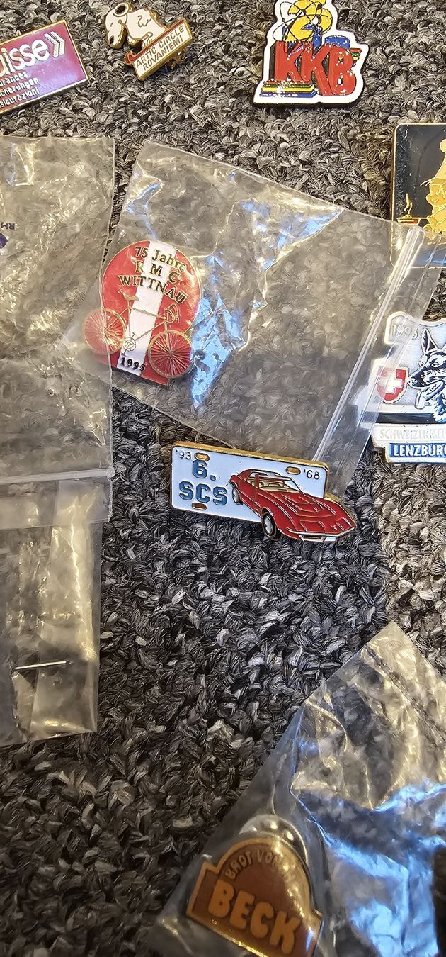Placchette & Badge: PIN's Eine ganze Kiste voll!! – Nuovo (secondo la descrizione) da Biberstein venduto da Sammler74 3
