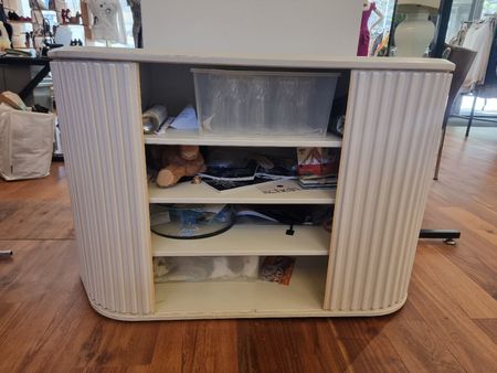 Teo Jakob Rollschrank, Sideboard