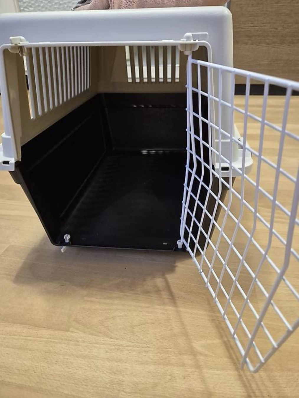 Gabbie, trasporto & Sicurezza: Transportbox Katzen/Hunde – Usato da Uerikon venduto da Claser