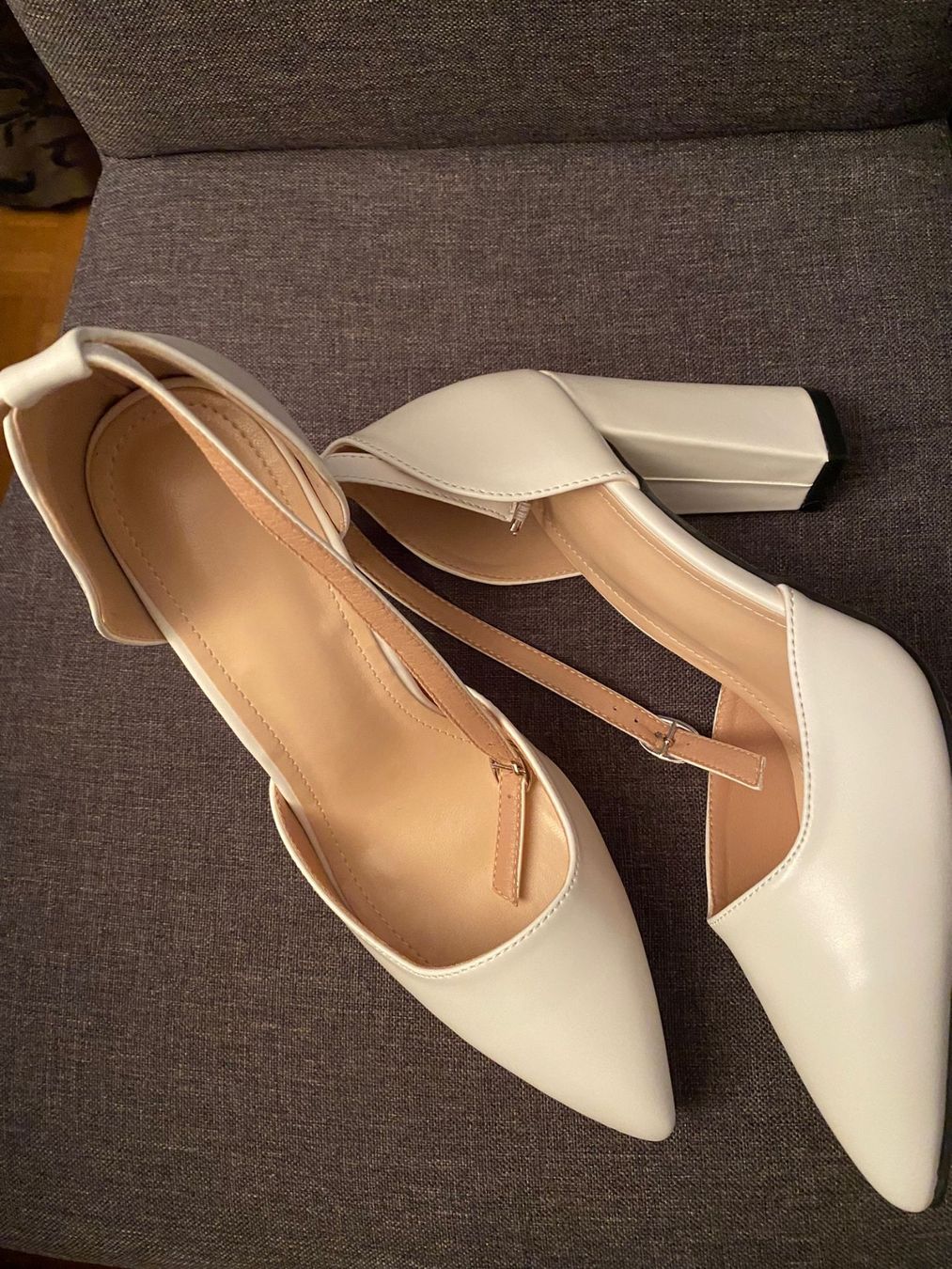 Chaussures femmes: Talons blancs pointus – Neuf avec emballage d'origine à Montreux par iza_peche8 3