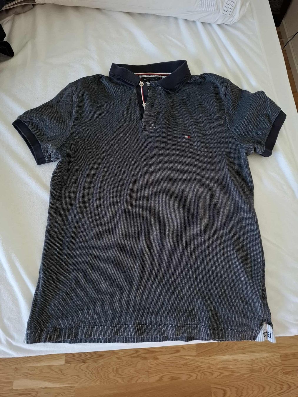 Tommy Hilfiger Magliette Polo: Polo Tommy Hilfiger Bleu/Gris S – Usato da Biel/Bienne venduto da max_np9f